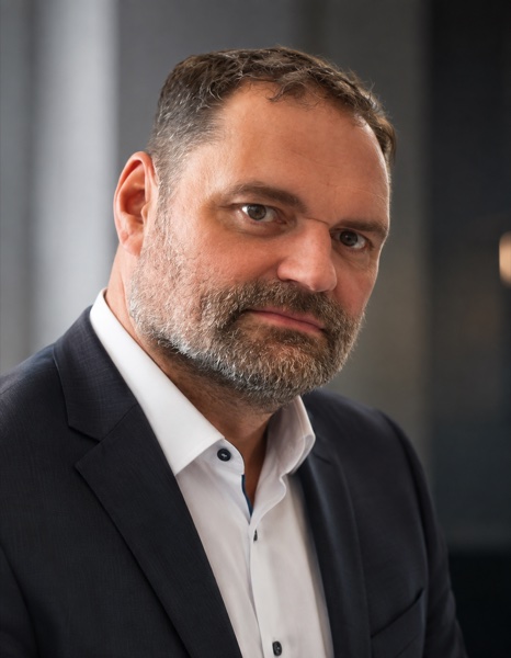 Oliver Becker